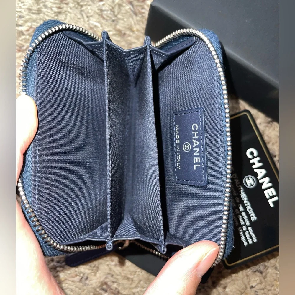 Chanel Camellia Blue Card Zippy Holder - Picture 11 of 16